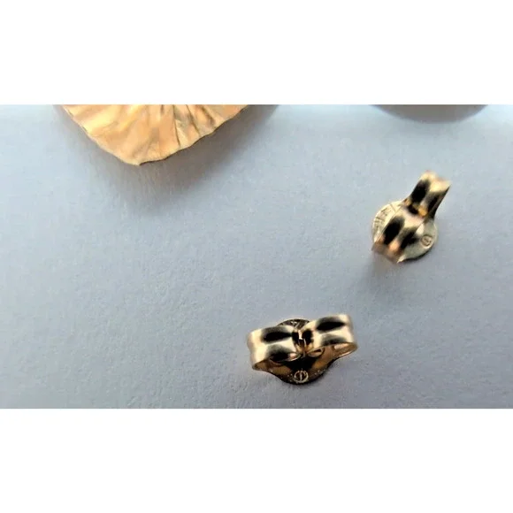 14K Yellow Gold Diamond Cut Starburst Heart Earrings marked backings .75 grams - Picture 6 of 8